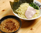 横浜家系ラーメン ボリューム満点全部乗せラーメン